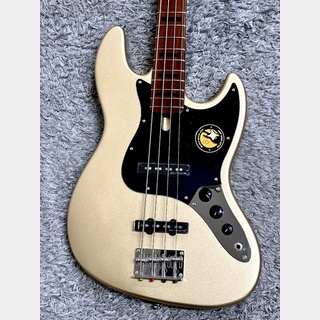 Sire V5 Alder 4st CGM (Champagne Gold Metallic) with Marcus Miller【2023年製】