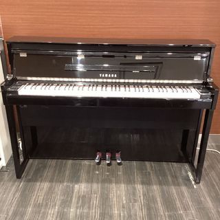 YAMAHA NU1X