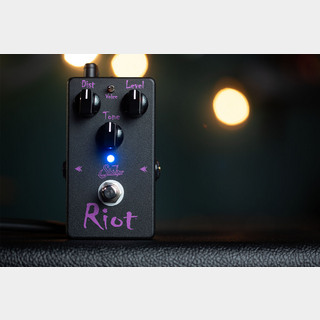 Suhr Riot (Black Edition)