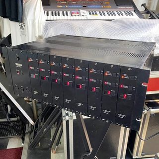 YAMAHA TX816