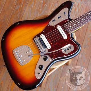 FenderAmerican Vintage ’62 Jaguar 3-Color Sunburst