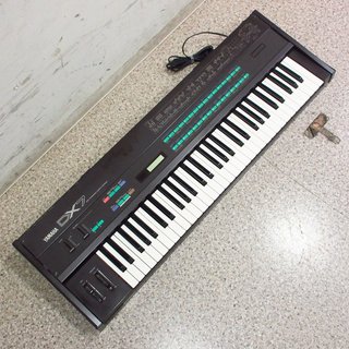 YAMAHA DX7 with ROM ""FM Synthesizerの名機"" 【横浜店】