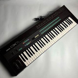 YAMAHA DX7