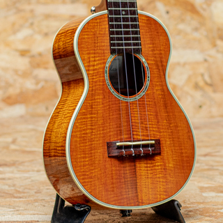 T's Ukulele CS-220pf 2011