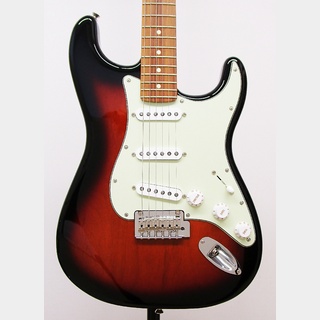 FenderLimited Edition Player Stratocaster / Pau Ferro Fingerboard 3-Color Sunburst【限定モデル】