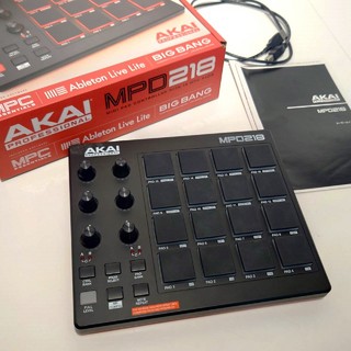 AKAI MPD218【現物画像】