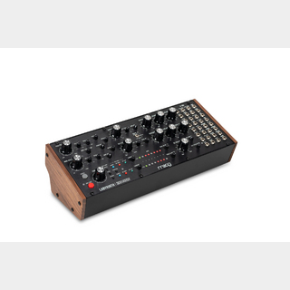 Moog Labyrinth 〜デュアルシーケンサーを搭載したセミモジュラー型