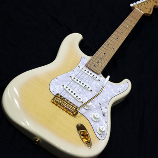 Fender Japan Exclusive Richie Kotzen Stratocaster See-Through White Burst 2016年製です