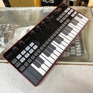 IK Multimedia UNO Synth Pro Desktop