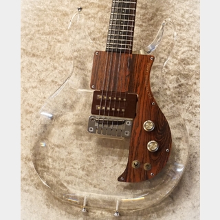 最終値下げ！メーカー不明＊Ampegルーサイトギターコピー・中古 最終値下げ！メーカー不明＊Ampegルーサイトギターコピー・中古