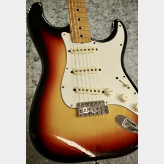 Fender1977 Stratocaster Maple Neck / 3Tone Sunburst [3.90kg]