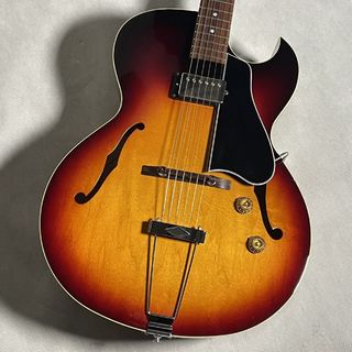 Archtop Tribute Archtop Tribute AT-101 Sunburst 2.69kg