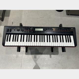 KORG KROSS-61 61鍵盤シンセサイザー　専用ケース・ペダル付属