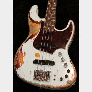 Xoticベース・モデル4種を森光奏太が徹底レビュー！ | ベース・マガジン