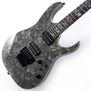 Ibanezが、特殊な積層塗装により角度によって表情が変わる“BQZ