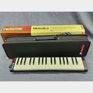 Hohner Performer 37