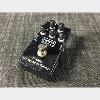 MXR M82 bass envelope filter