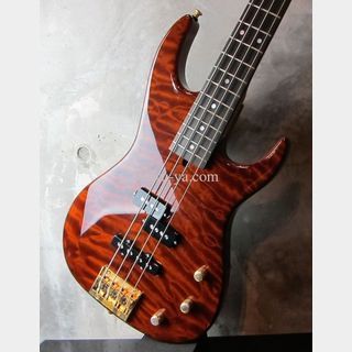 Valley Arts/ Custom Pro USA- Bass / Brown Quilt TOP