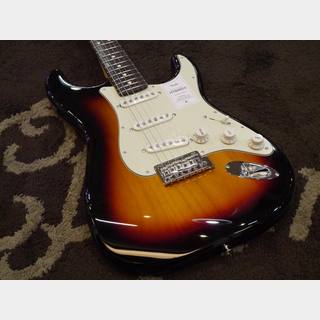 Fender Made In Japan Hybrid II Stratocaster Rosewood Fingerboard 3-Color Sunburst