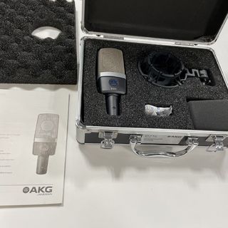 AKG C214