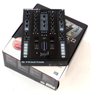 NATIVE INSTRUMENTS 【中古】 DJコントローラー NATIVE INSTRUMENTS TRAKTOR KONTROL Z2 Traktor用コンパクトDJコントローラー