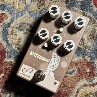 Crazy Tube Circuits、トップ・セラー・モデル“Venus”の日本限定