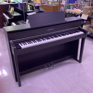 YAMAHA CLP-675