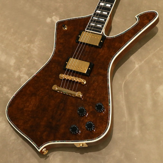 グレコの変型ギターのシリーズに、キルテッド・メイプル・トップを採用