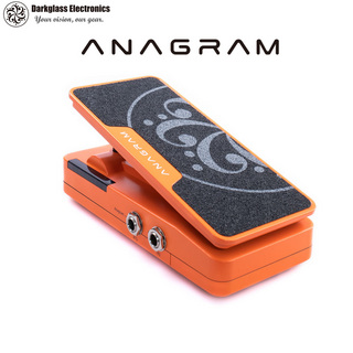 ダークグラスから直感的な操作が可能なマルチ・エフェクター「ANAGRAM