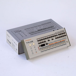 Roland 【中古】 リズムマシン ROLAND TR-09 Rhythm Composer TR-909を再現したコンパクトなリズムマシン
