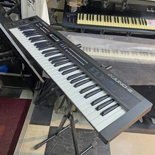 Roland αJUNO-2