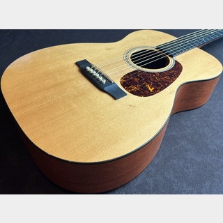 Martin Custom Model