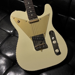 Caramel’s Guitar Kitche V3_marshmallow white