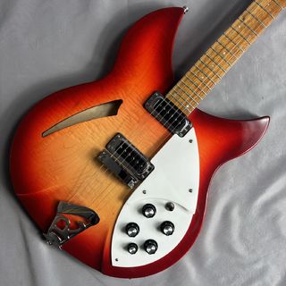 Rickenbacker 330 セミアコ