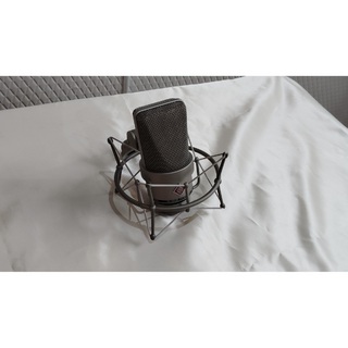 NEUMANN TLM103 + EA1