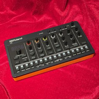 Roland T-8 BEAT MACHINE【AIRA Compact】