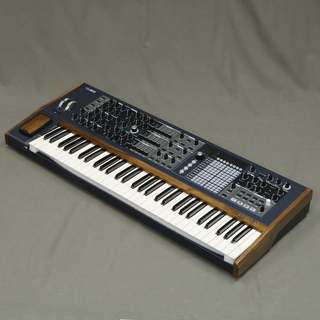 Arturia、パッチング可能な25鍵モノフォニック・アナログシンセ