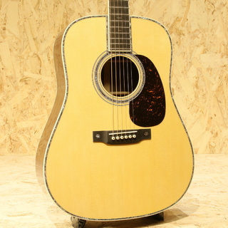 Martin D-42 Standard