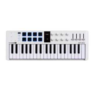 Arturia、パッチング可能な25鍵モノフォニック・アナログシンセ