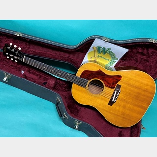 カネコアヤノの1965年製 ギブソン J-50｜AGM GUITAR GRAPH -Volume 96