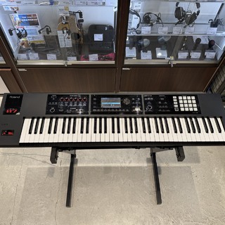 Roland Roland　FA-07 76鍵盤シンセサイザー