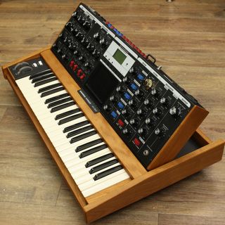 MOOG Model 10 〜モーグ博士が製作した最初のポータブルモジュラー