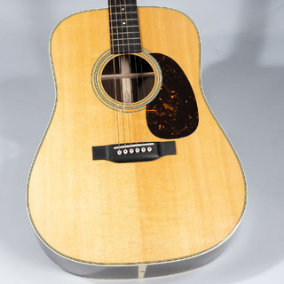 Martin D-28 Standard アコースティックギター