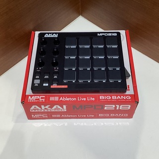 AKAI MPD218 MIDI コントローラー