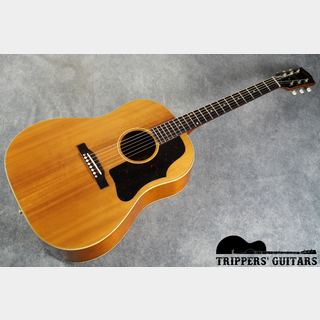 カネコアヤノの1965年製 ギブソン J-50｜AGM GUITAR GRAPH -Volume 96