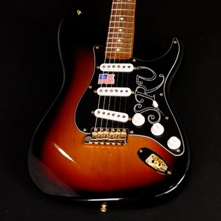 FenderStevie Ray Vaughan SRV Stratocaster 3-Color Sunburst ≪S/N:US23083814≫ 【心斎橋店】