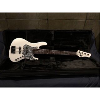 Kikuchi Guitars Custom 5st J Bass (Chamber / Snowflake White Pearl)