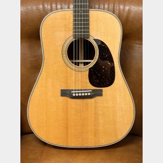 Martin D-28 Modern Deluxe