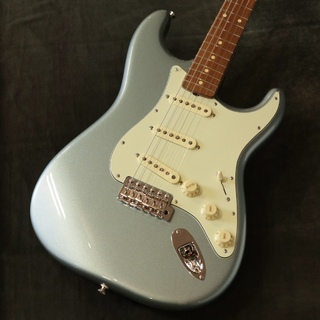 FenderVintera '60s Stratocaster Ice Blue Metallic