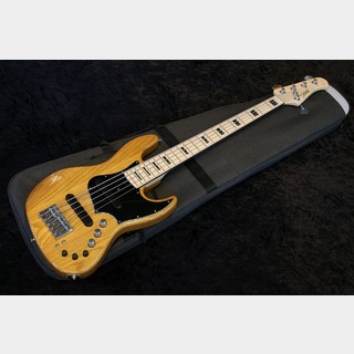 ベース Xotic Custom Xoticベース・モデル4種を森光奏太が徹底レビュー！ | ベース・マガジン